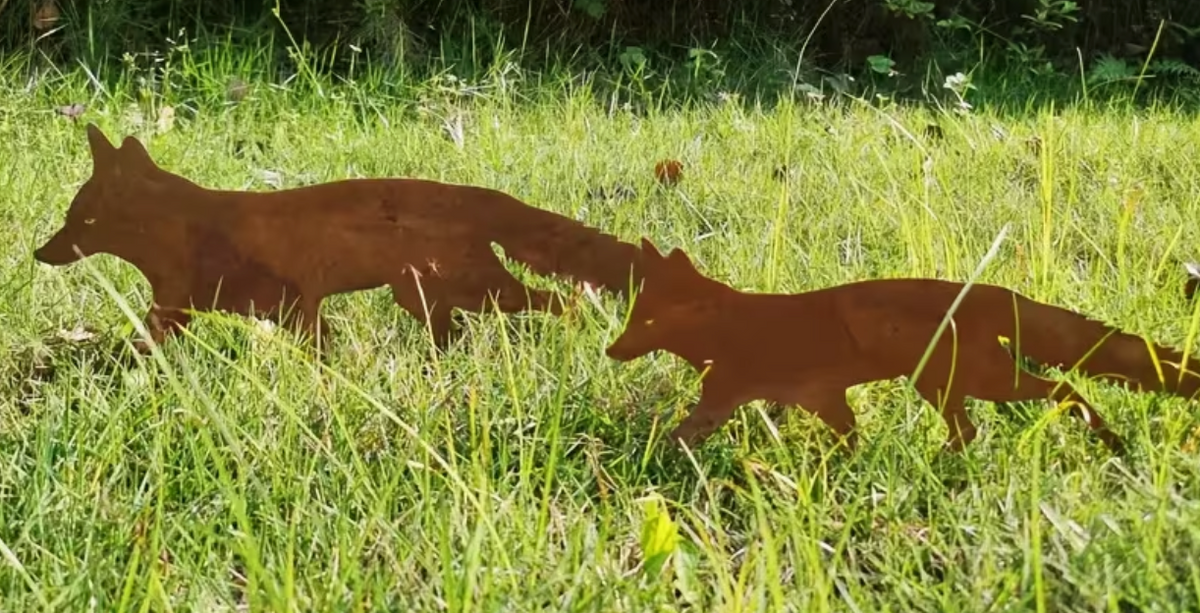 Core-Ten Rusty Patina Fox & Cub Garden Ornament Figurine Approx 40cm & 30cm Long