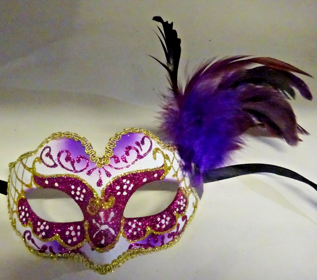 SPARKLING PURPLE WHITE & GOLD MASK SIDE FEATHERS VENETIAN MASQUERADE BALL