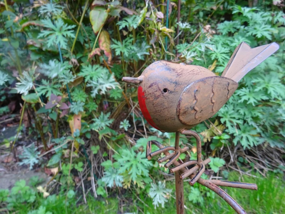 Core-Ten Rusty Metal Robin on a Twig on Long Stake Garden Ornament 1 metre High