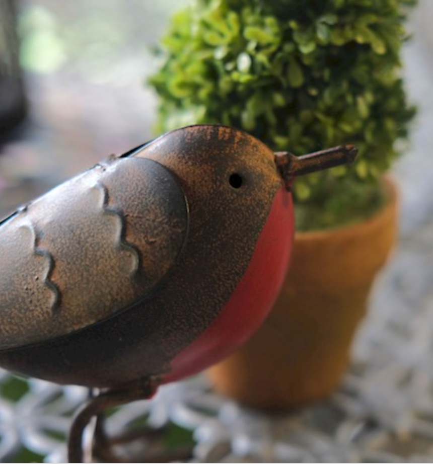 Rusty Metal British Bird Robin Approx 17cm Long Garden Decoration Ornament