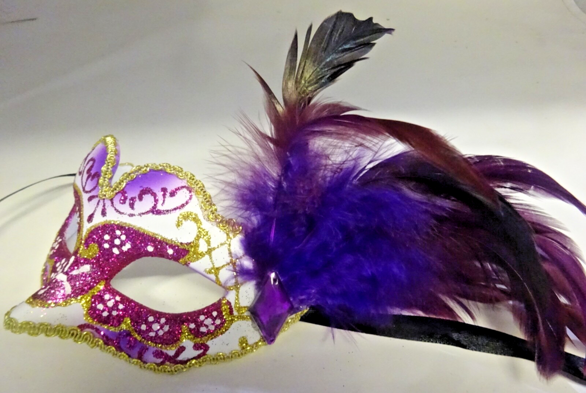SPARKLING PURPLE WHITE & GOLD MASK SIDE FEATHERS VENETIAN MASQUERADE BALL