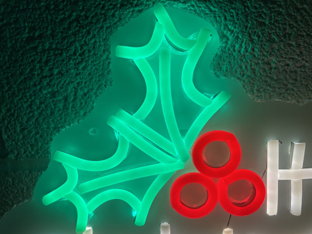 45cm Neon 'It's Christmaaas!' Sign LED Light Up Decoration Mains Power 3m Cable