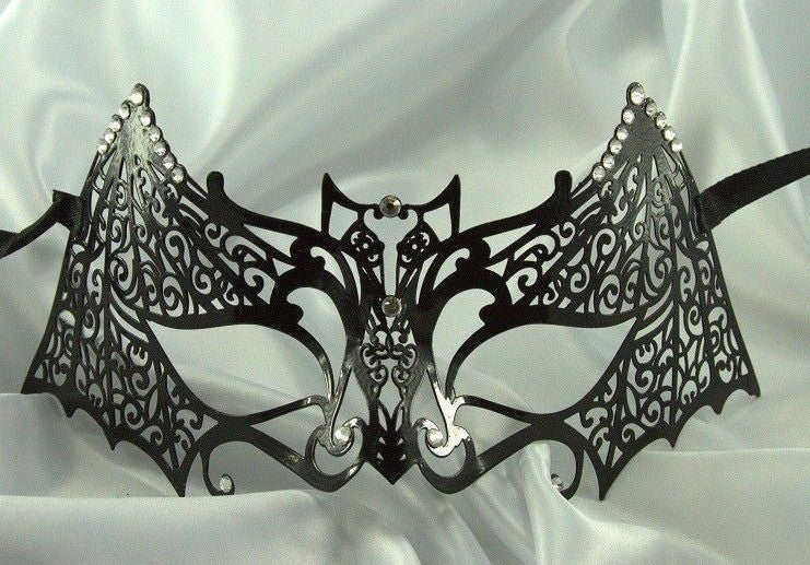MIDNIGHT BLACK BAT SUPER HERO HALLOWEEN VENETIAN MASQUERADE CARNIVAL PARTY MASK