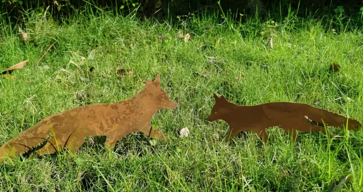 Core-Ten Rusty Patina Fox & Cub Garden Ornament Figurine Approx 40cm & 30cm Long