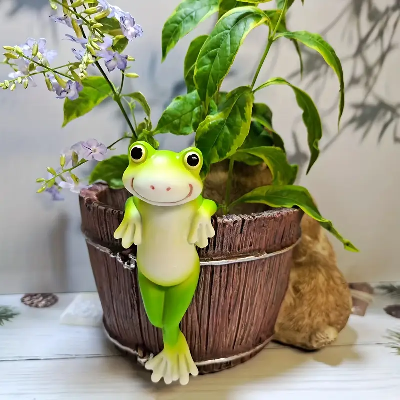 Set of 2 Indoor or Outdoor Use Resin Plant Pot Hangers Fun Frogs 11cm Tall