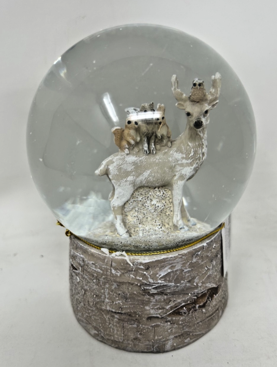 Christmas Stag Woodland Animals Snow Globe Bark Effect Base 13cm Forest Friends