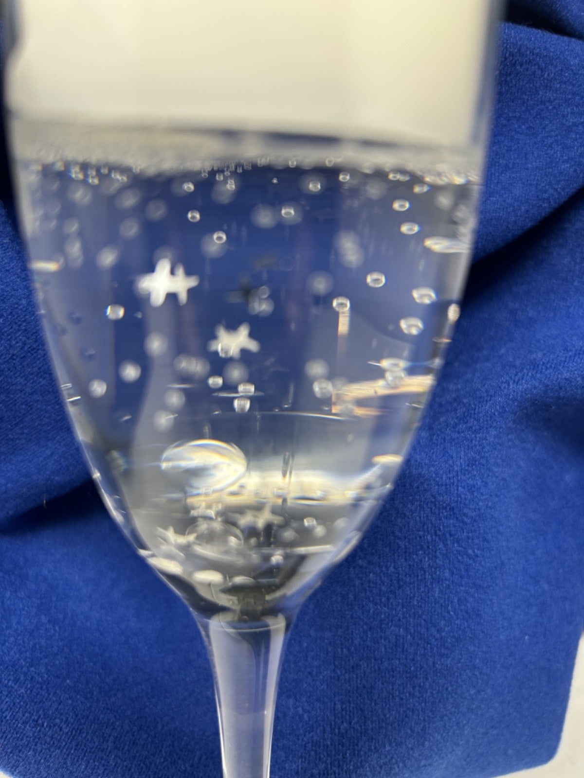 Christmas Champagne Glass Gel Candle Silver Stars & Bow 22cm Tall x 6cm Dia