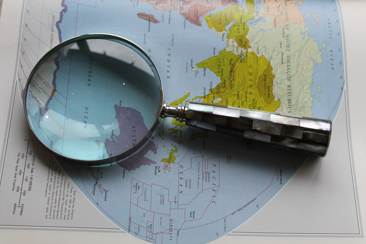 Handcrafted Handmade Mother of Pearl & Shell Magnifying Glass 3" 7.5cm Diameter