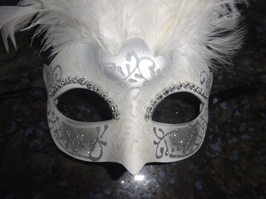 WHITE SILVER VENETIAN MASQUERADE PARTY CARNIVAL BALL EYE DIAMONTES FEATHER MASK