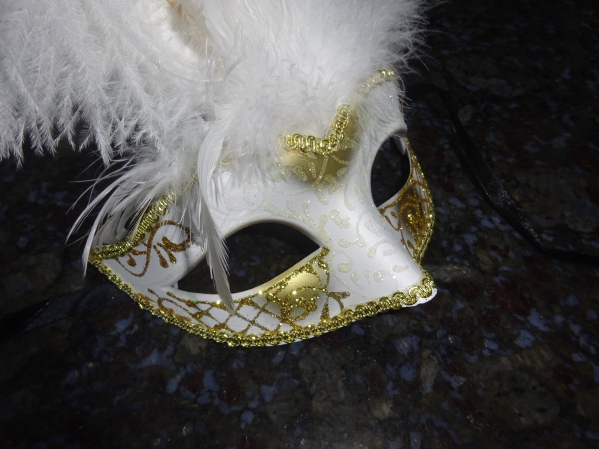WHITE & GOLD VENETIAN MASQUERADE PARTY CARNIVAL BALL PROM EYE LONG FEATHER MASK