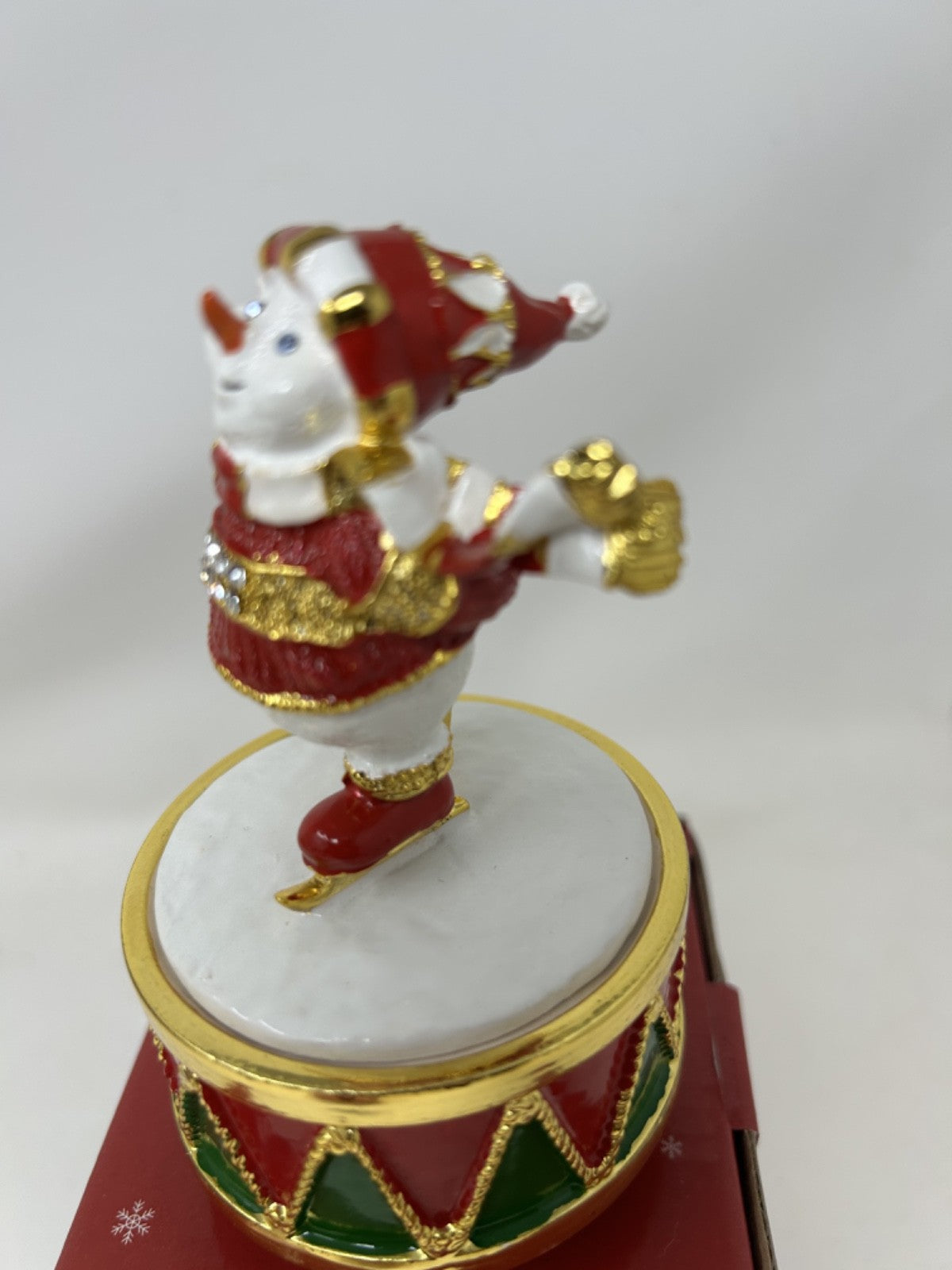 Christmas Musical Snowman Skating Ceramic Gold Plated Figurine Wind Up 12cm Tall