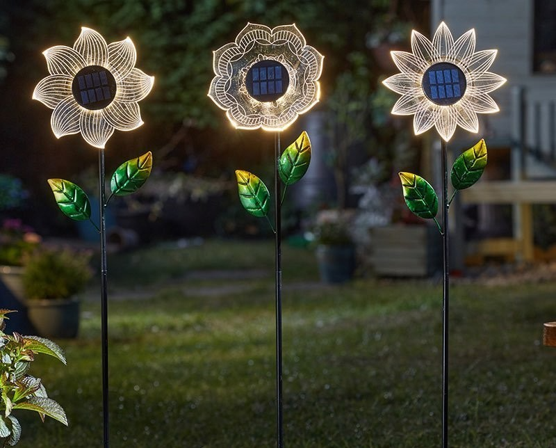 BloomLine Flower Solar Powered Stakes Choice Of 3 Stunning Designs Garden Lights