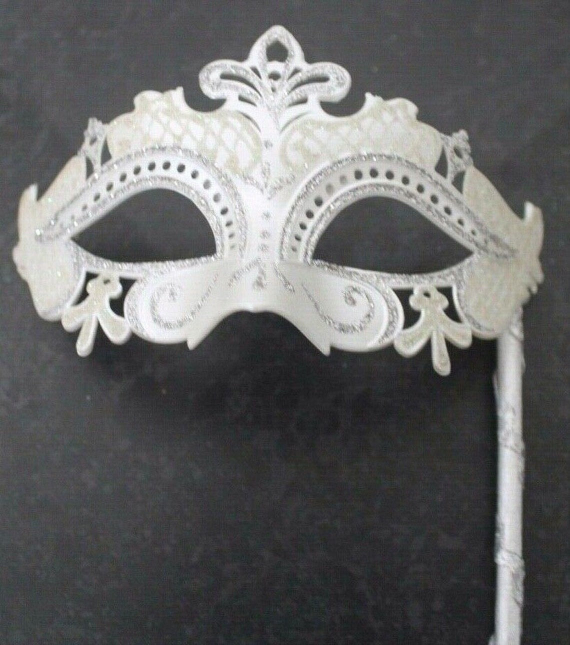 SILVER WHITE RIALTO VENETIAN CARNIVAL MASQUERADE PARTY EYE BALL MASK ON A STICK