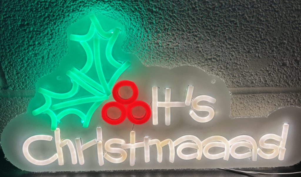 45cm Neon 'It's Christmaaas!' Sign LED Light Up Decoration Mains Power 3m Cable