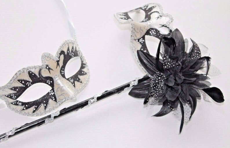 PAIR OF COUPLES BLACK & SILVER VENETIAN MASQUERADE PARTY EYE BALL SWAN MASKS