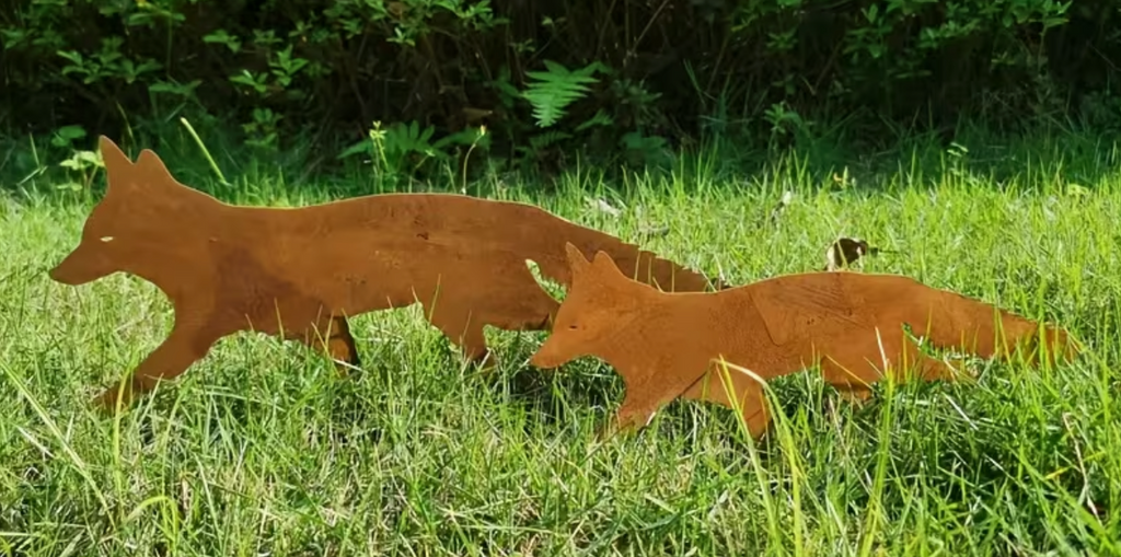 Core-Ten Rusty Patina Fox & Cub Garden Ornament Figurine Approx 40cm & 30cm Long