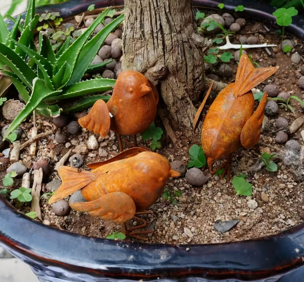 3x Rusty Metal British Birds Robins Approx 8-11cm Tall Garden Decoration Figures