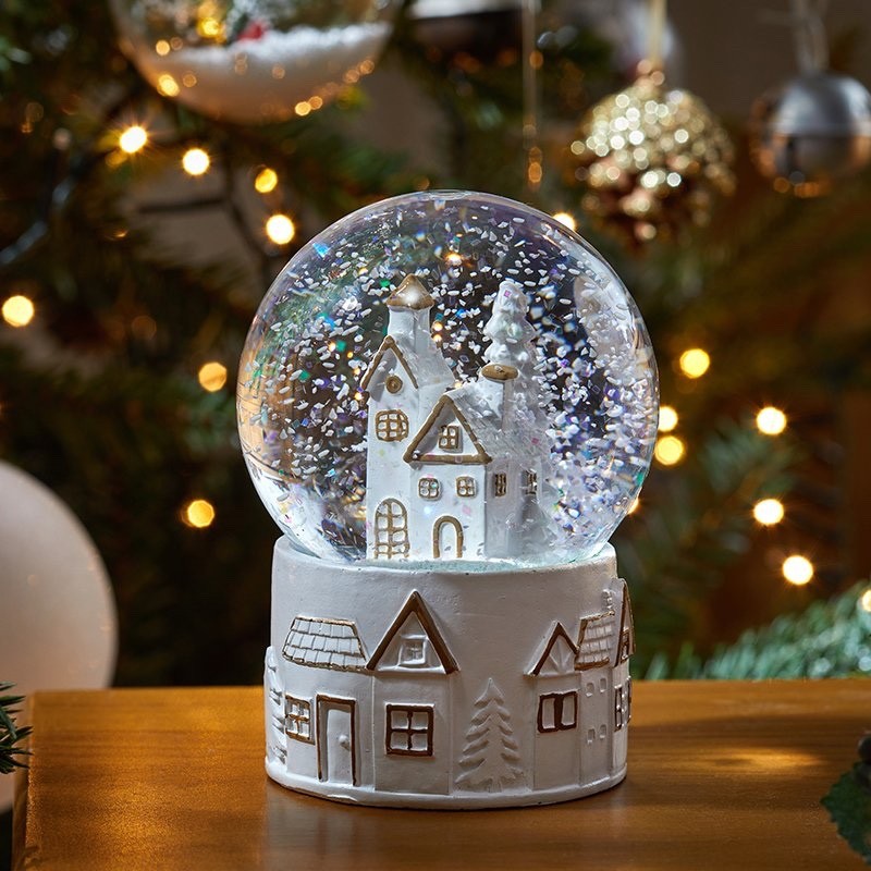 Musical Christmas Reindeer or Church 14cm Wonderland Snow Globe Colour Changing
