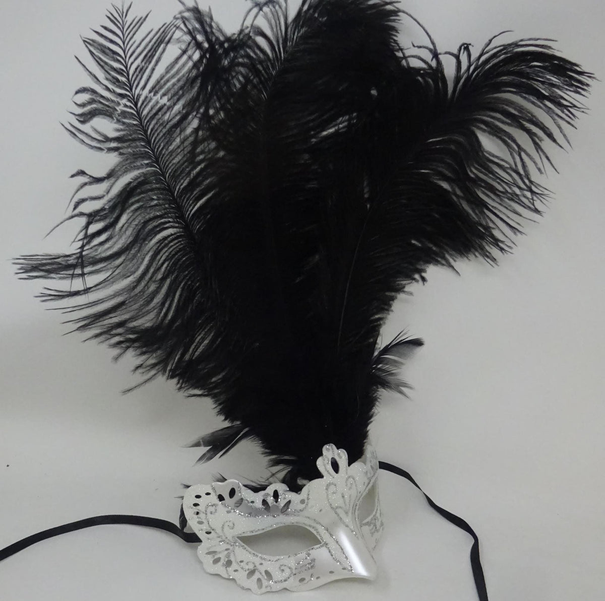 Ladies White & Silver Rialto Long Ostrich Feather Venetian Masquerade Ball Party Prom Eye Mask